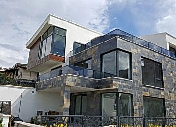 Kayrak Taşı duvar